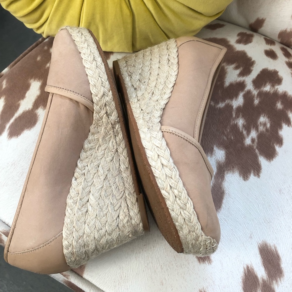 Nurture EUC Nubuck Olive Tan Espadrilles